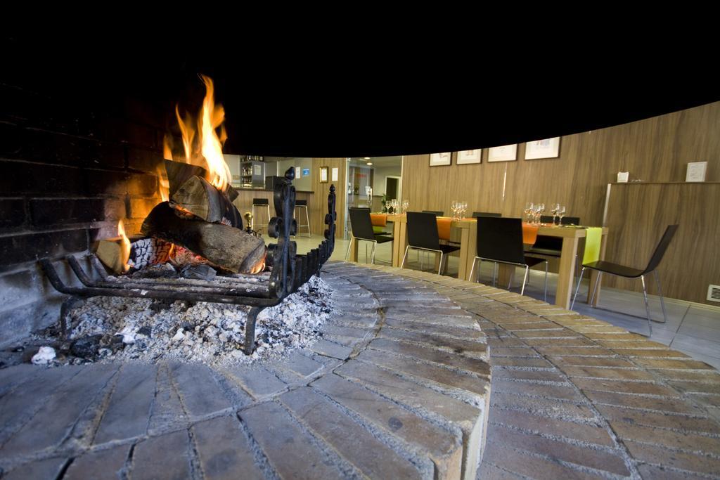 Hotel y Apartamentos SNÖ Isaba Bagian luar foto
