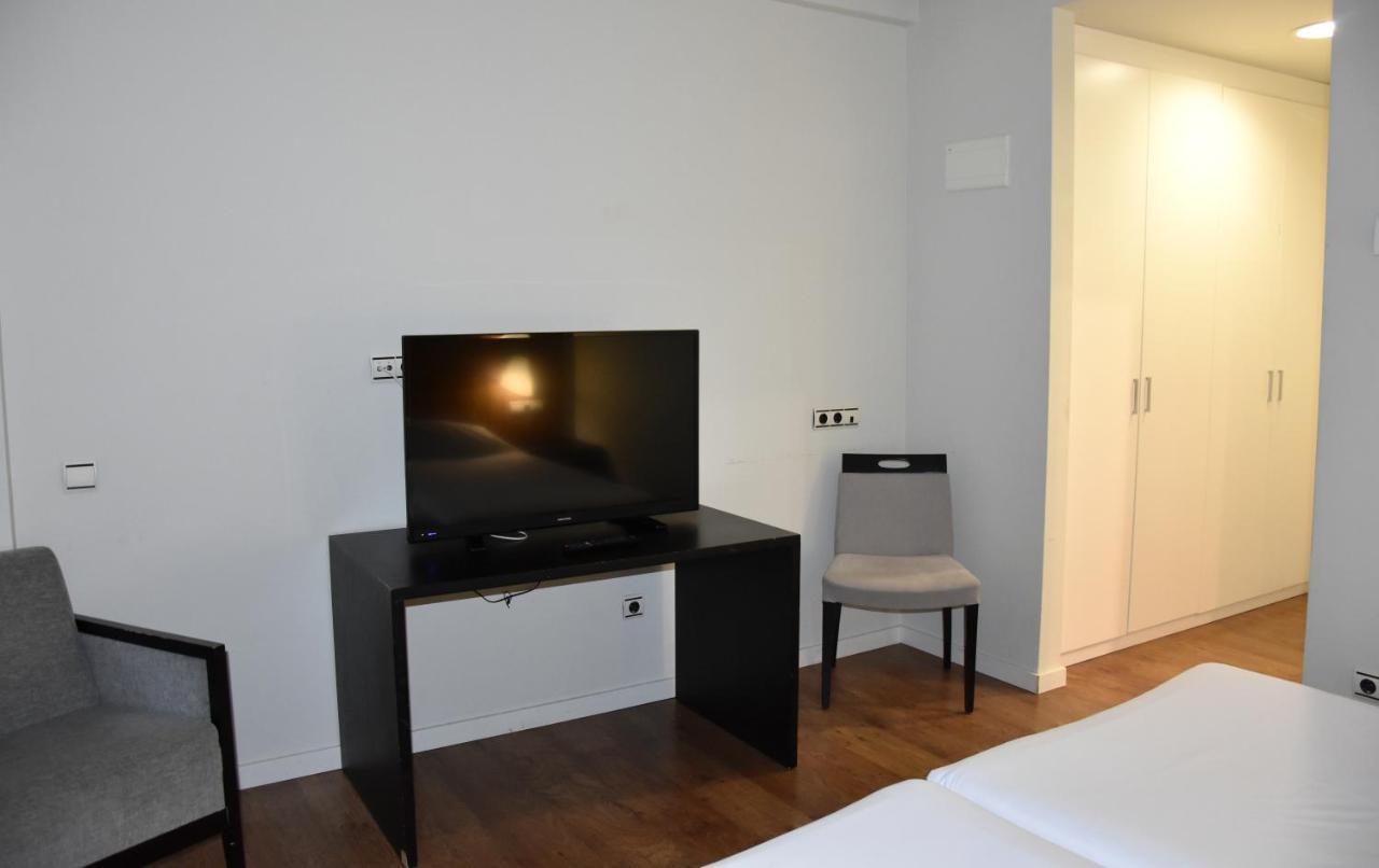Hotel y Apartamentos SNÖ Isaba Bagian luar foto