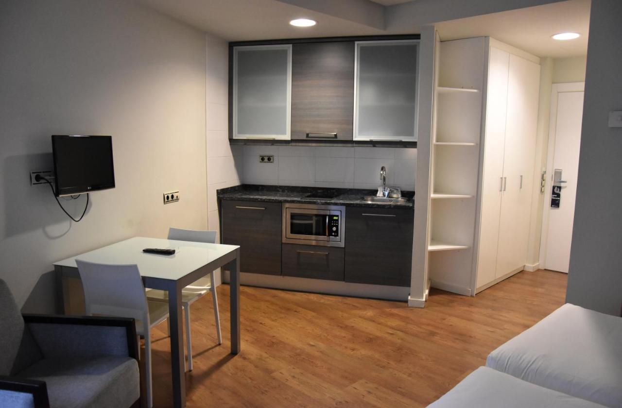Hotel y Apartamentos SNÖ Isaba Bagian luar foto