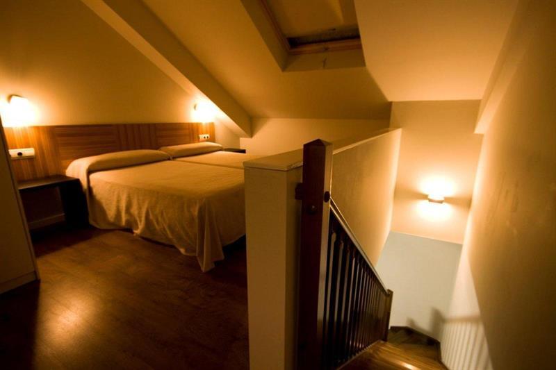 Hotel y Apartamentos SNÖ Isaba Bagian luar foto