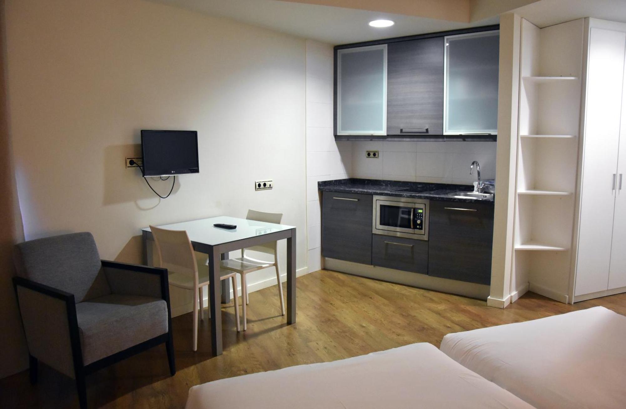 Hotel y Apartamentos SNÖ Isaba Bagian luar foto
