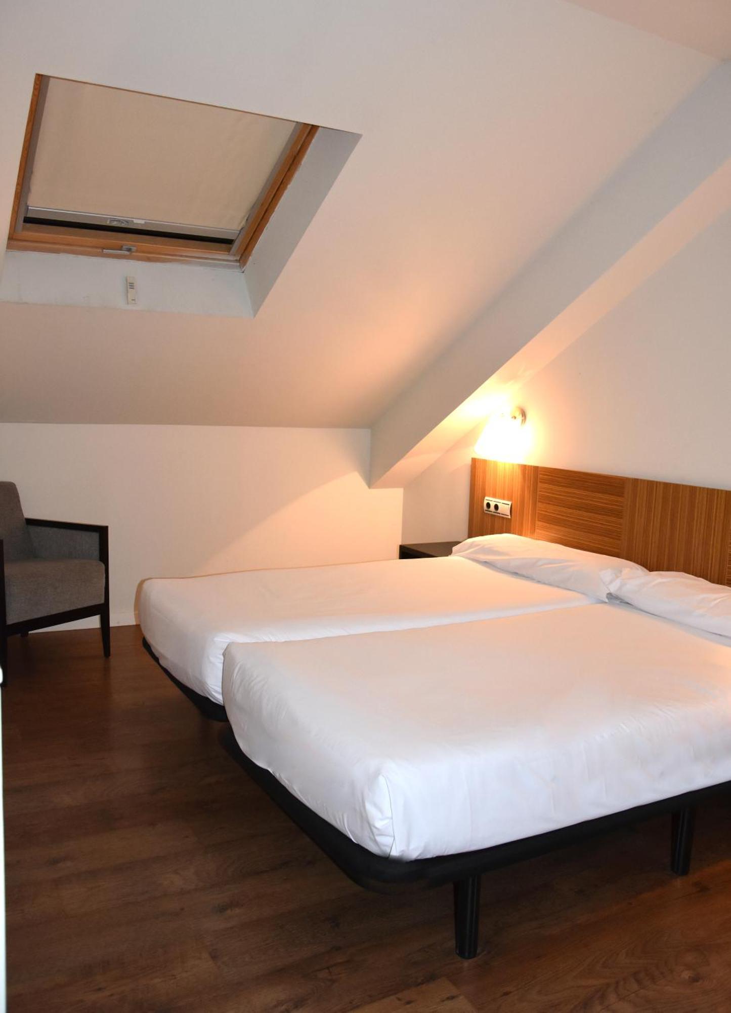 Hotel y Apartamentos SNÖ Isaba Bagian luar foto